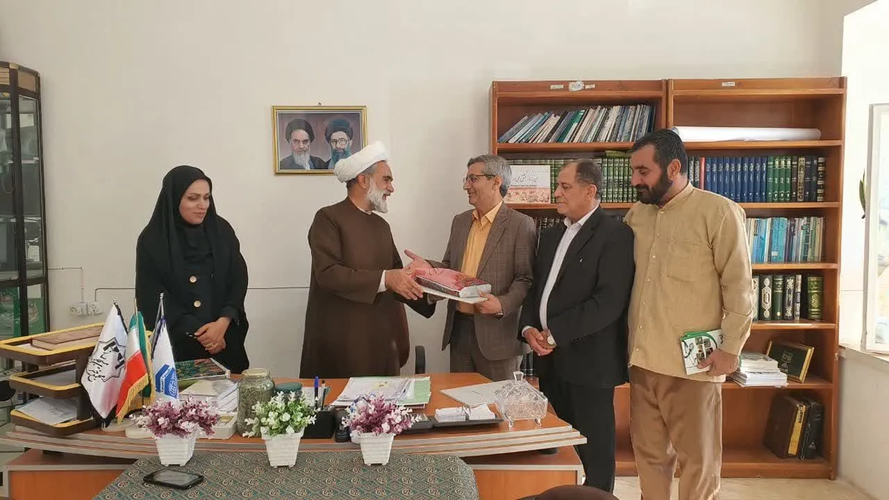جلسه تقدیر از فعالین نماز فارس