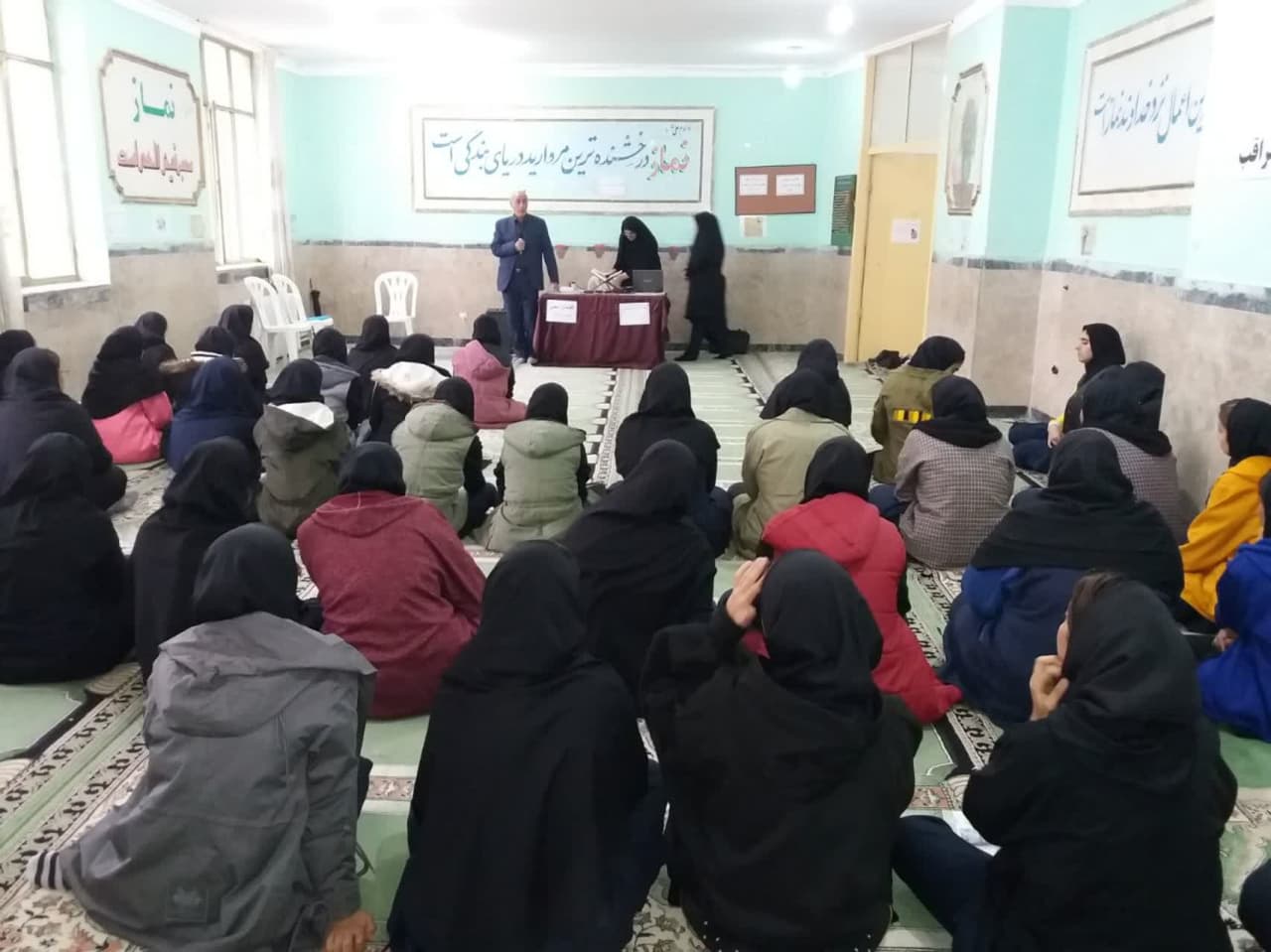 گفتمان نمازشناسی در دبیرستان کوثر شهرستان ایوان برگزار شد