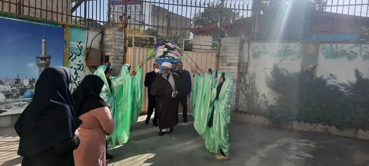 برگزاری نهمین نشست دانش آموزی با موضوع نماز در مدارس شهرستان آزادشهر