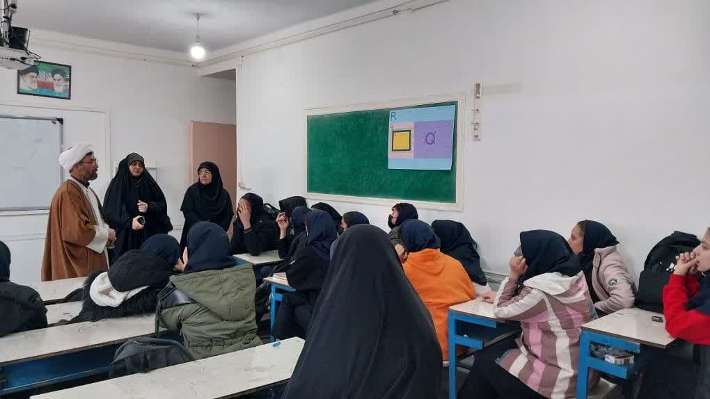 بیش از ۲۰۰ نشست دانشآموزی و خانواده با موضوع نماز برگزار شد