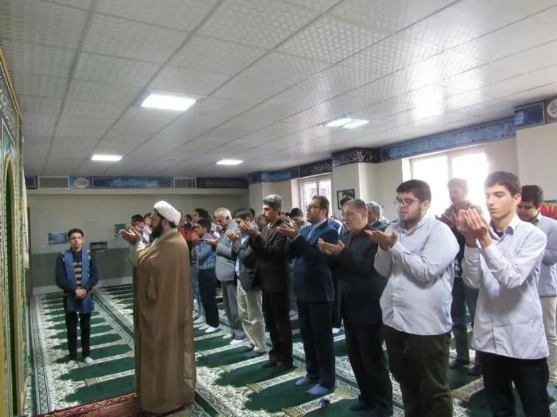 حضور مستمر ائمه جماعات دستگاه های اجرایی در مدارس استان لرستان