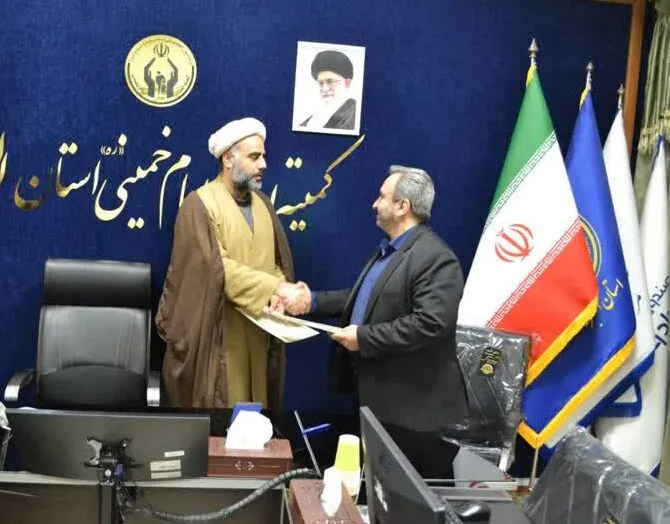 امضای تفاهم نامه بین مدیر ستاد اقامه نماز با مدیرکل کمیته امداد امام خمینی(ره) استان البرز