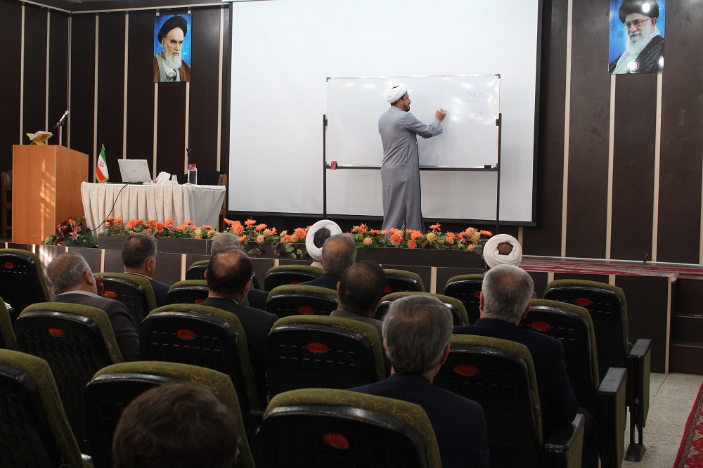 دوره آموزشی مدیریت اقامه نماز در قم برگزار شد