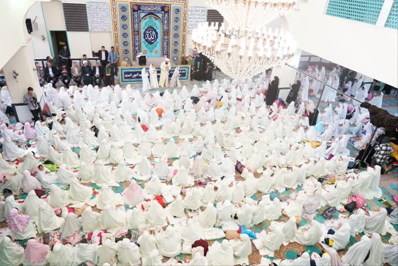 مراسم جشن تکلیف 500 دانش آموز در شهر جدید مهستان برگزار شد