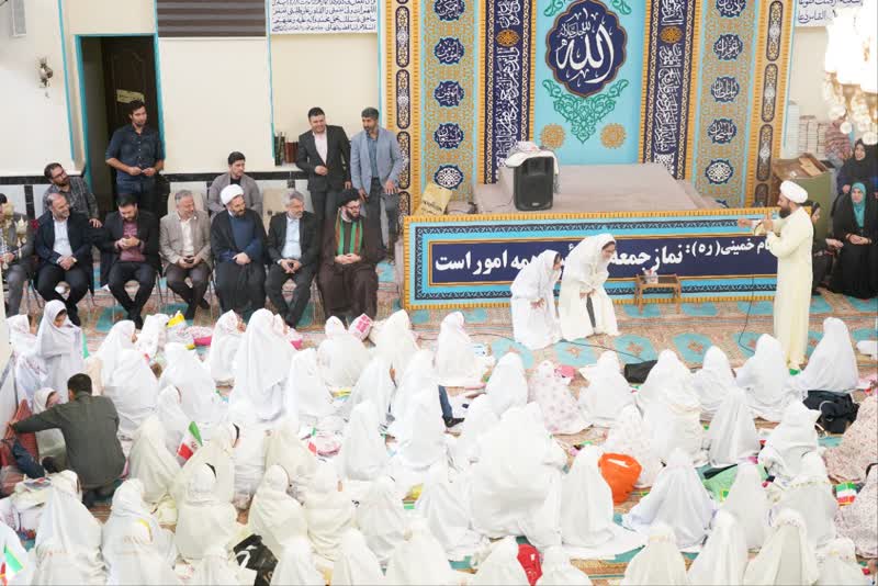 مراسم جشن تکلیف 500 دانش آموز در شهر جدید مهستان برگزار شد