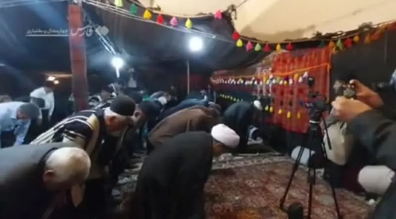 رئیس جمهور نماز خود را در سیاه چادر عشایری اقامه کرد