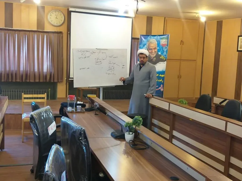 دوره آموزشی ضمن خدمت دبیران پایه هشتم پسرانه در شهرکرد برگزار شد