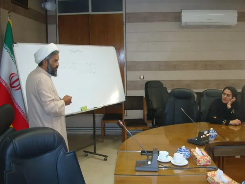 نشست معارف نماز در اداره کل منابع طبیعی و آبخیز داری استان یزد