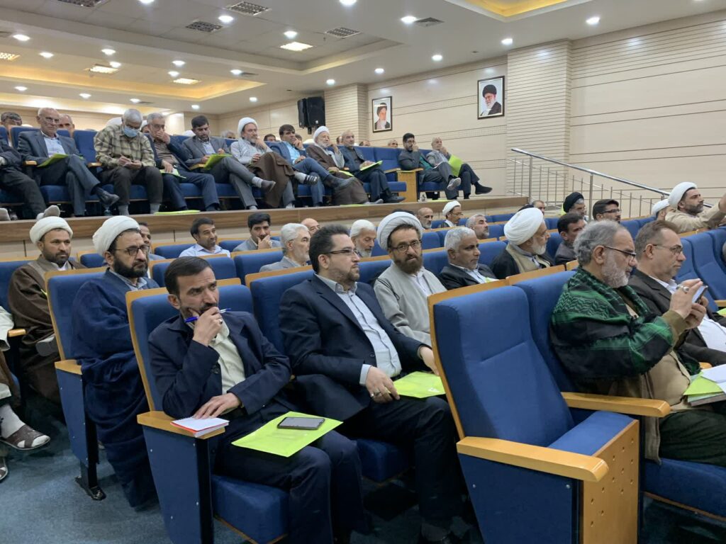 دوره آموزشی توجیحی دبیران اقامه نماز شهرستان های کشور در مشهد در حال برگزاری است