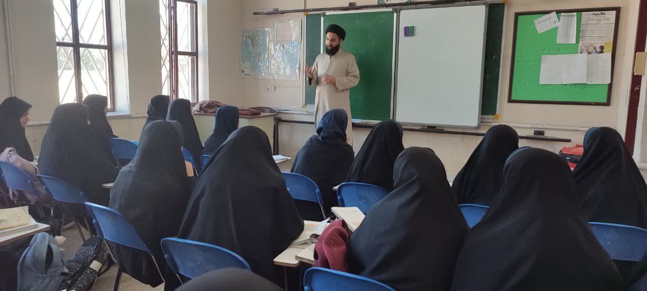 آغاز سلسله نشست های نماز ویژه دانش آموزان یزدی در مدارس استان