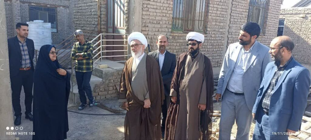 با حضور امام جمعه تایباد نماز ظهر و عصر در دبیرستان حضرت خدیجه کبری(س) برگزار شد