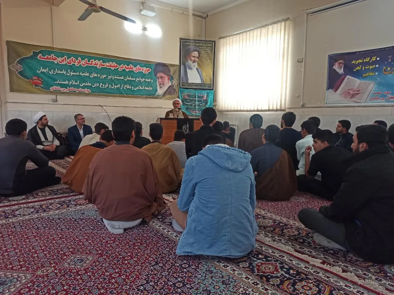 مدیر ستاد اقامه نماز استان در جمع طلاب مدرسه علمیه فضل ابن شاذان نیشابور حضور یافت