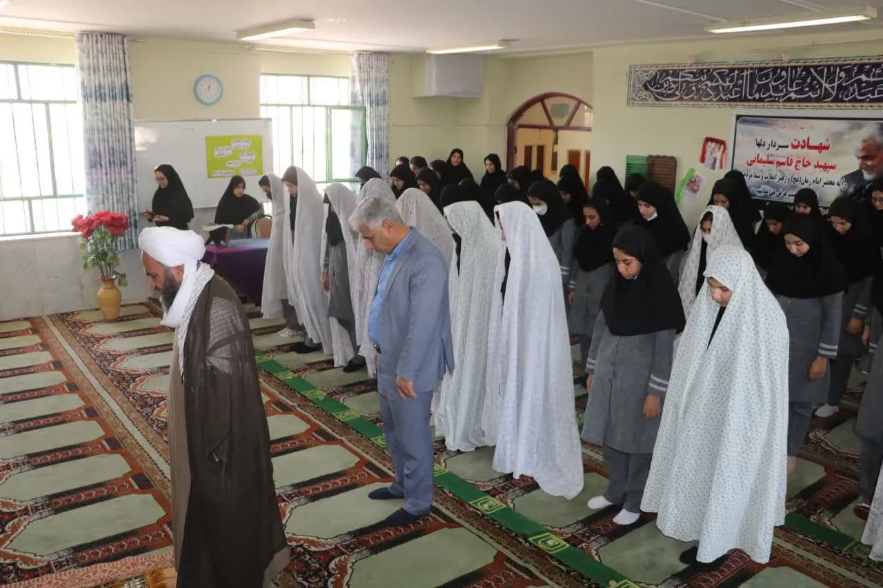 نشست دانش آموزی با حضور امام جمعه فارس