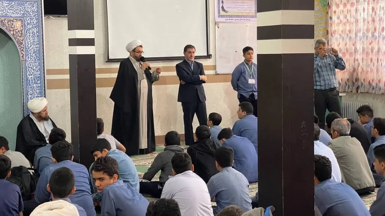 نماز استوار ترين عامل براي پيوست نسل هاست