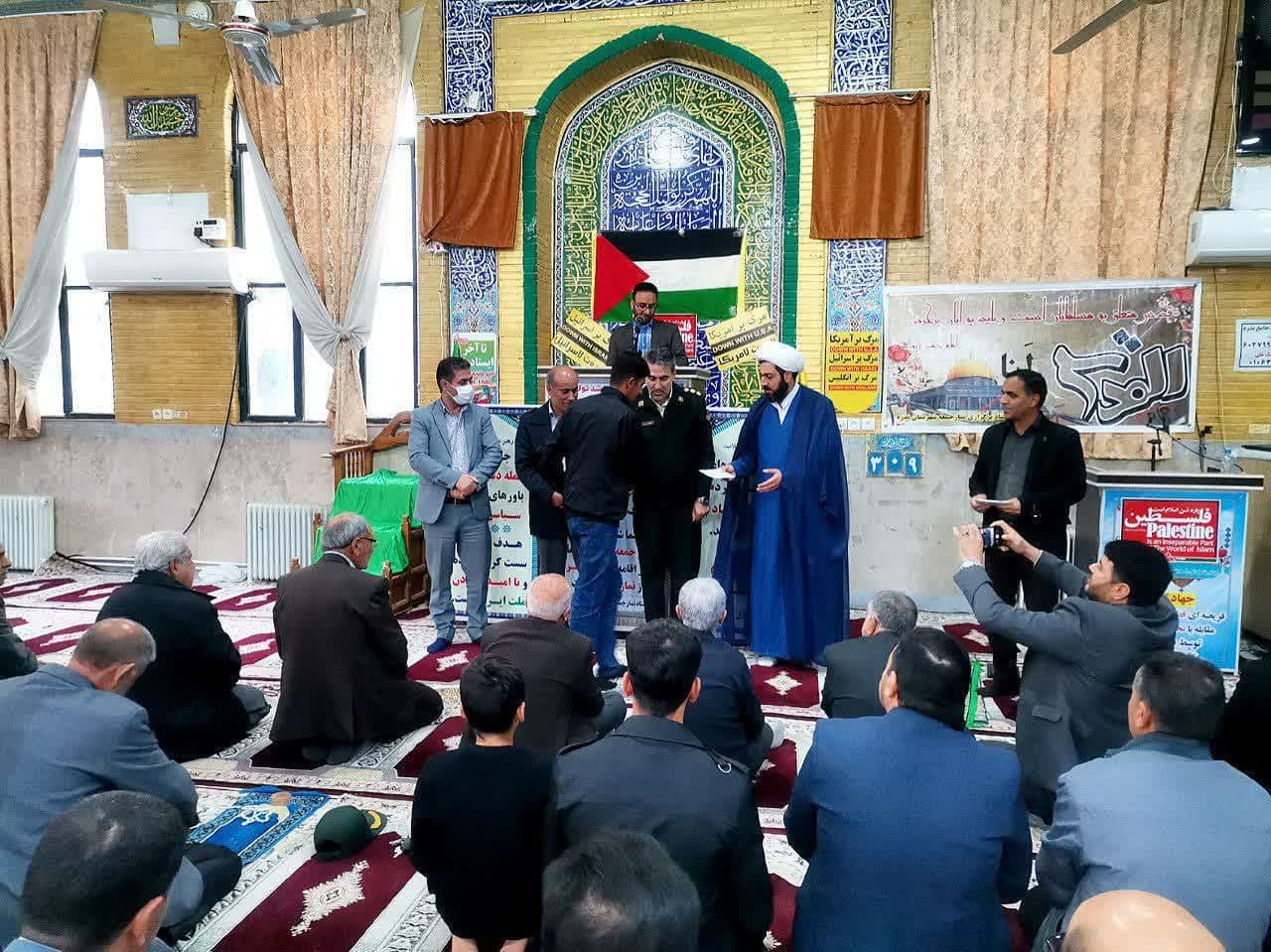 از فعالین نماز شهرستان بدره تقدیر شد