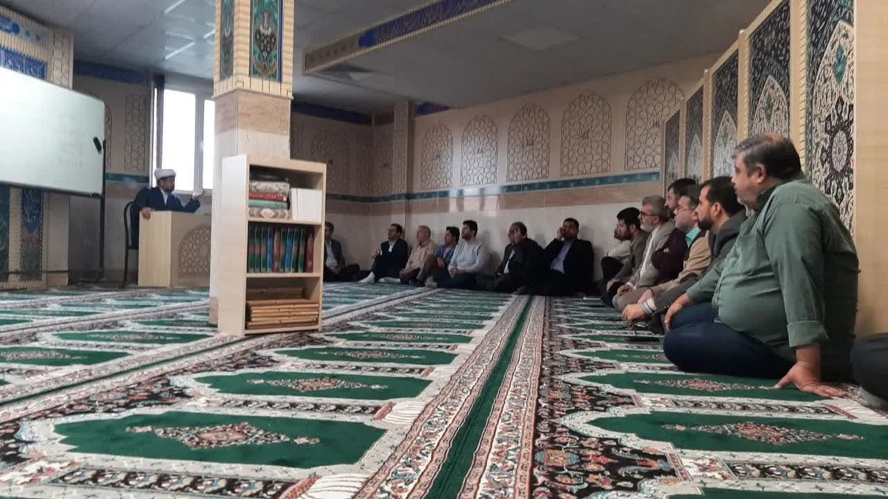 دوره آموزشی شیوه های دعوت به نماز فرزندان در تعزیرات حکومتی قم برگزار شد