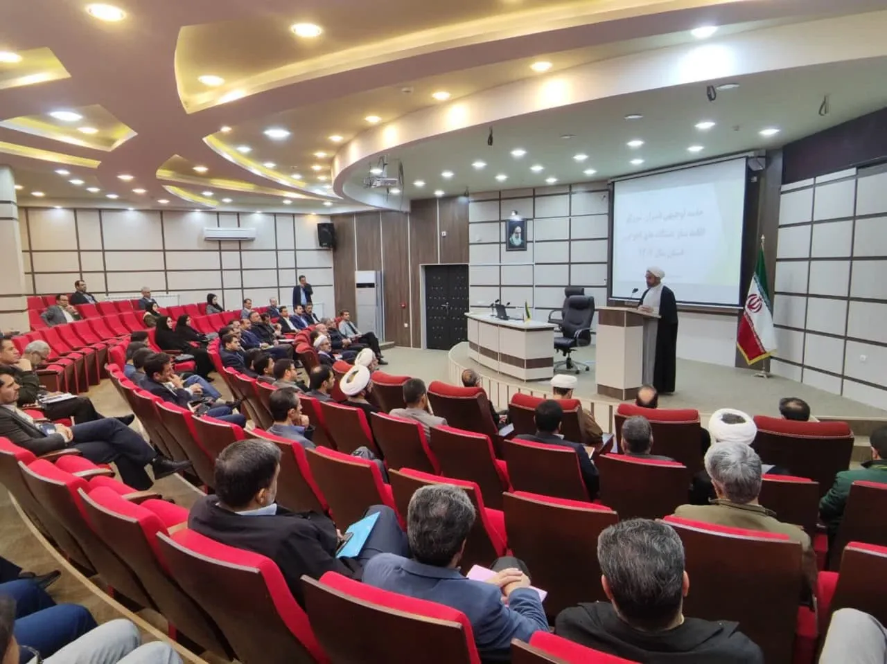 جلسه توجیهی دبیران شورای اقامه نماز ادارات استان ایلام برگزار شد