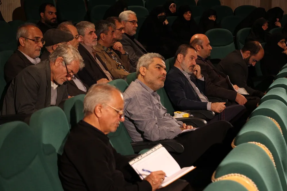 پنجمین نشست هسته مرکزی یاوران نماز قم برگزار شد