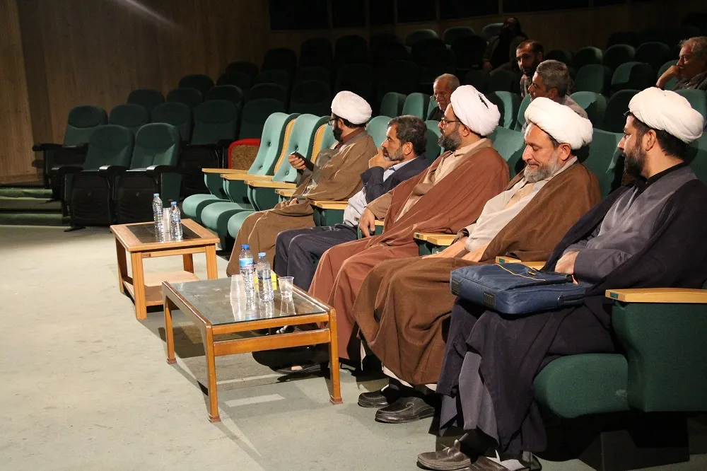 پنجمین نشست هسته مرکزی یاوران نماز قم برگزار شد