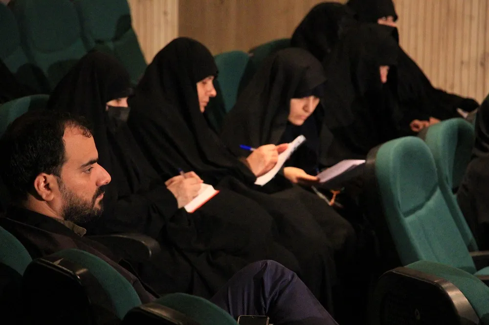 پنجمین نشست هسته مرکزی یاوران نماز قم برگزار شد