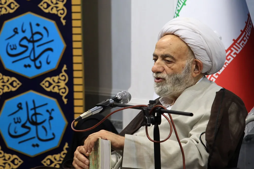 خداوند نماز را واجب کرد تا قرآن را از مهجوریت خارج کند