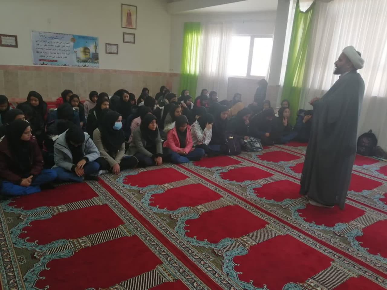 نشست تخصصی نماز در مدرسه دخترانه حضرت زینب (س) خوسف برگزار شد