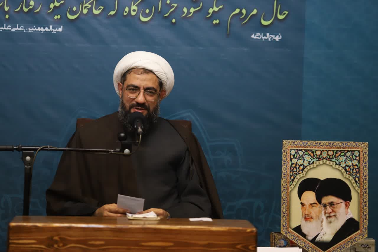 مجمع مادحین و پیرغلامان باموضوع نماز در استان همدان برگزار شد