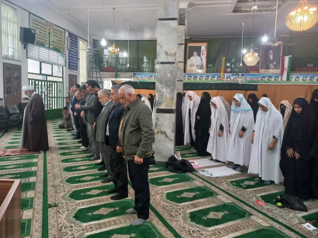 گفتمان دانش آموزی با موضوع نماز در حسینیه اعظم آزادشهر