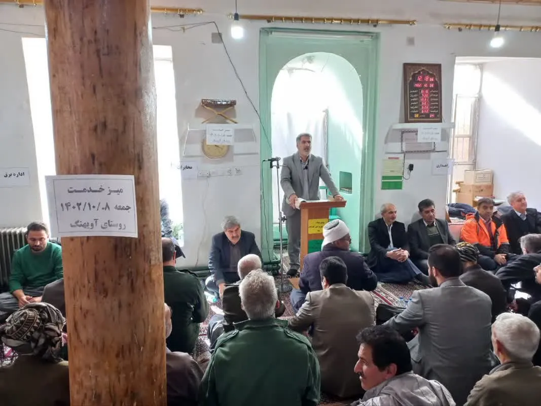 فرماندار سنندج در نماز جمعه روستای اویهنگ شرکت کرد