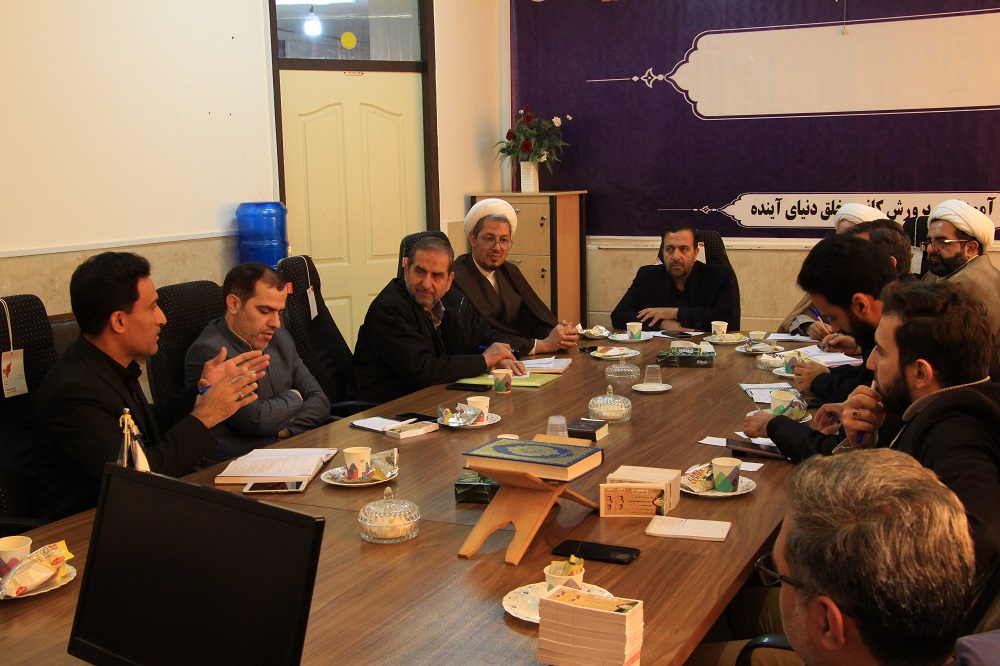 نشست هماهنگی پیش اجلاس دانش آموزی نماز قم برگزار شد