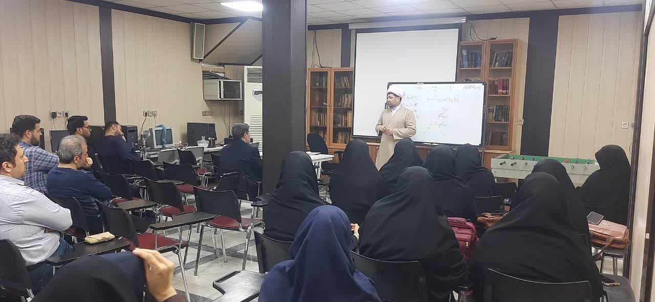 نشست شیوه های دعوت به نماز کارکنان اداره کل مدیریت درمان قم برگزار شد