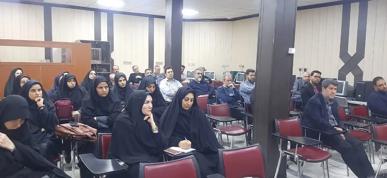 نشست شیوه های دعوت به نماز کارکنان اداره کل مدیریت درمان قم برگزار شد