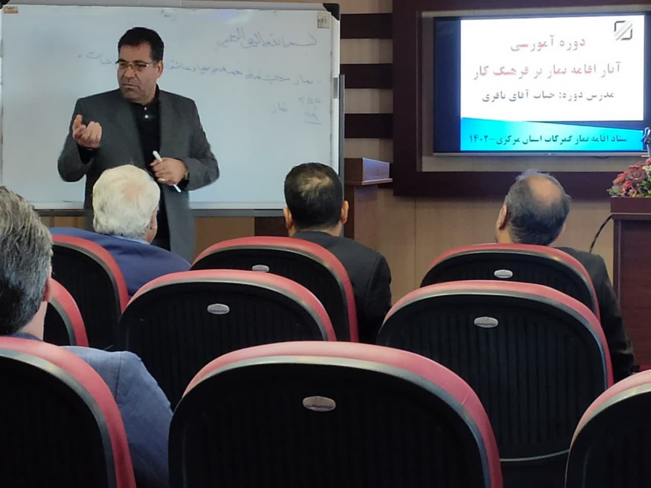 نماز، ارتباط کارمند و ارزشهاي معنوي، مذهبي را تحکيم می بخشد