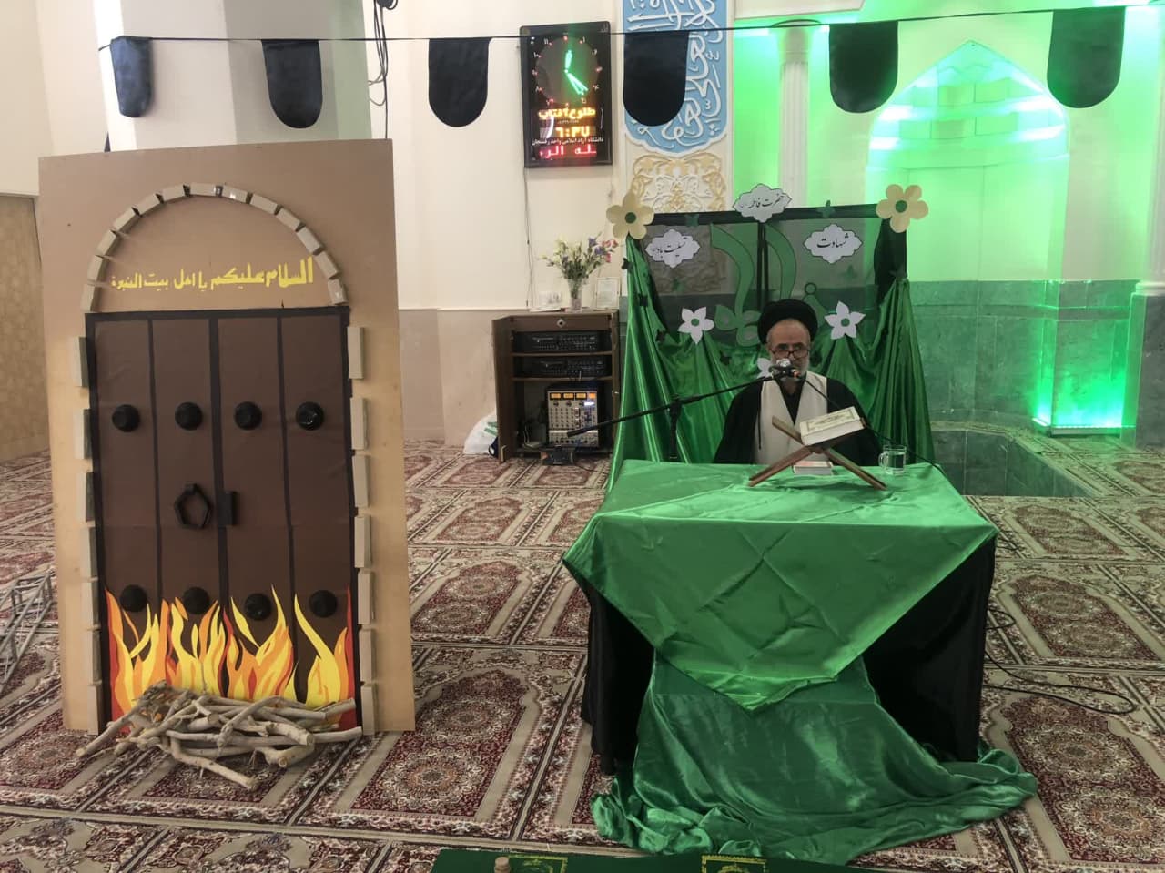 اقامه نماز وحدت در دانشگاه آزاد اسلامی رفسنجان