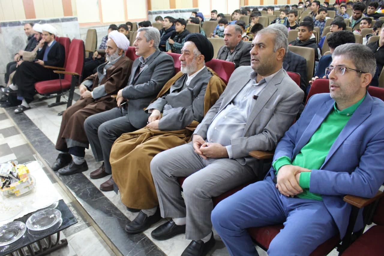 اجلاسیه نماز دانشآموزی شهرستان تاکستان برگزار شد