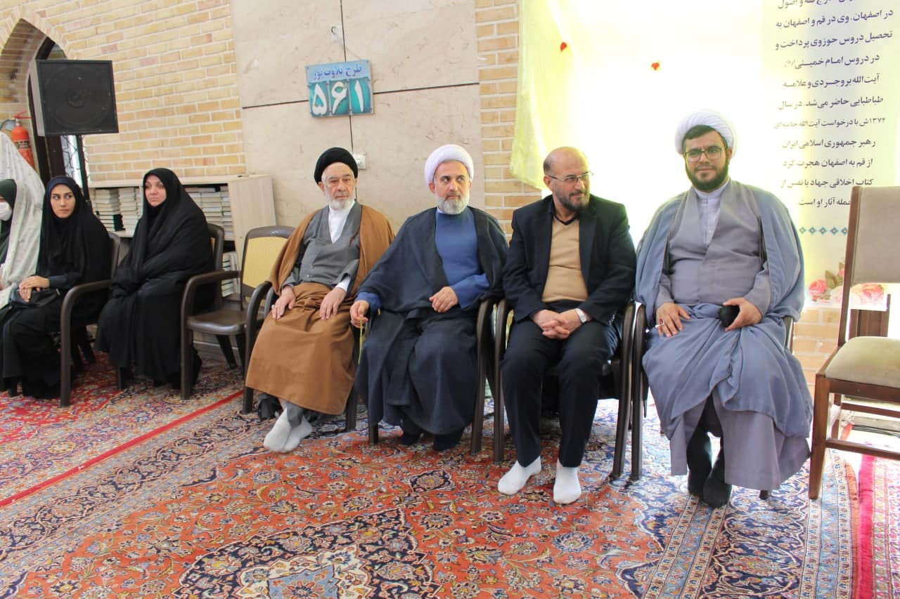 بیش از ۱۴۰۰ دانشآموز دختر ناحیه دو قزوین با رسیدن به سن تکلیف، بهار بندگی را جشن گرفتند