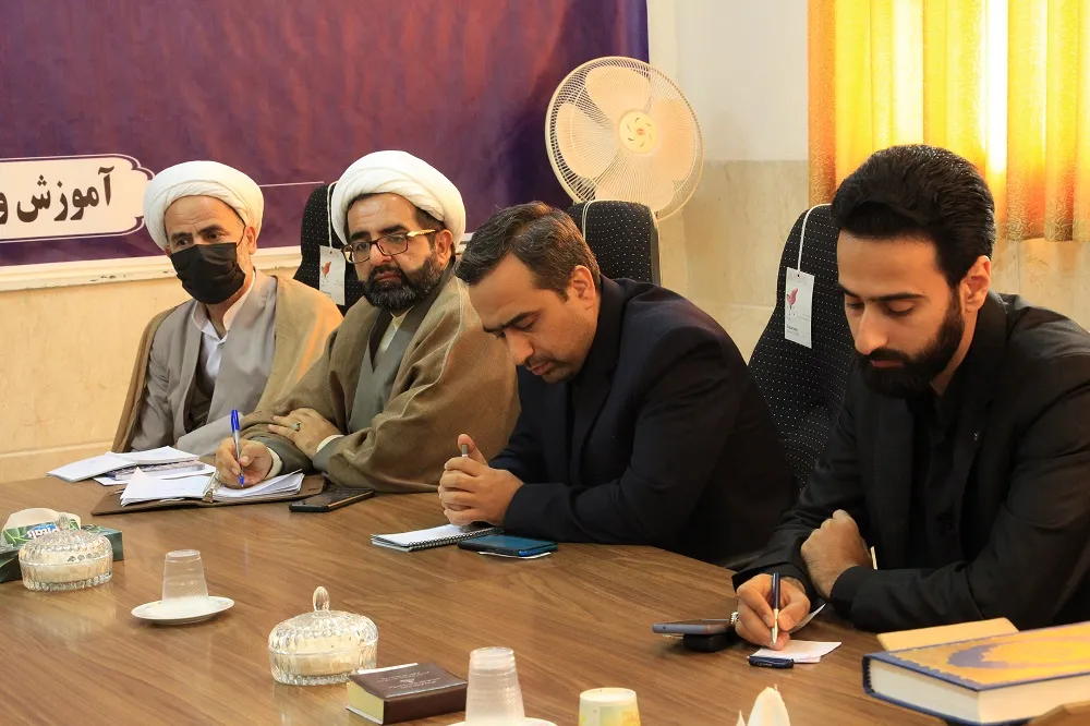 نشست هماهنگی پیش اجلاس دانش آموزی نماز قم برگزار شد