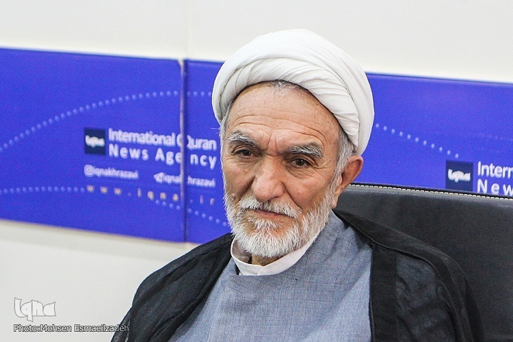 نماز انسی وصفنشدنی است