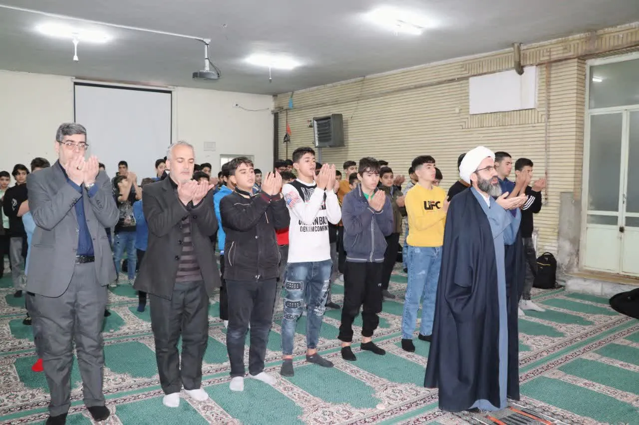 حضور امام جمعه شهرستان نظرآباد در جمع دانش آموزان