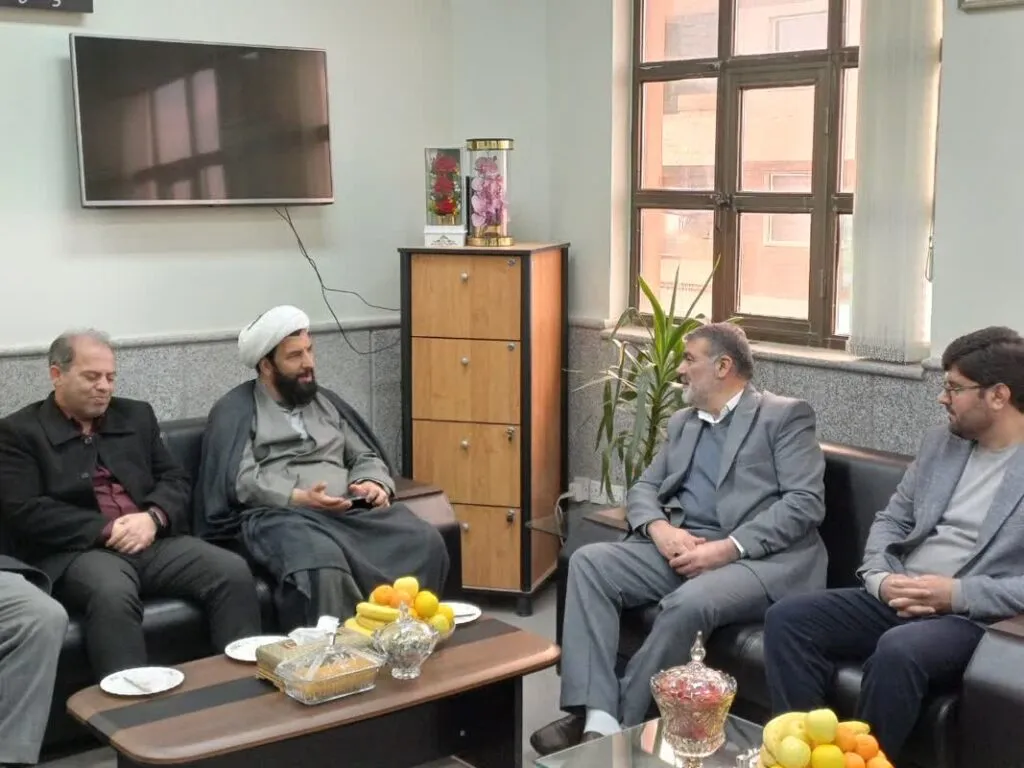 مدیر ستاد اقامه نماز چهارمحال و بختیاری با مدیرکل اداره ثبت احوال استان دیدار کرد