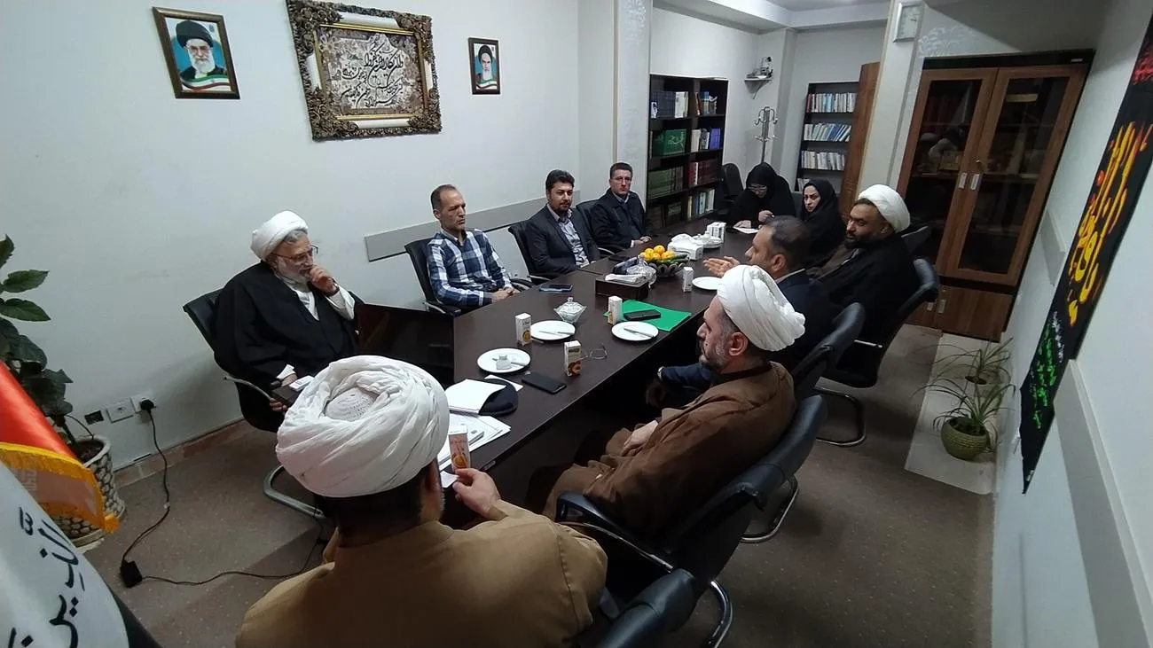 اولین جلسه هم اندیشی و دانش افزایی دبیران نماز دستگاههای اجرایی استان برگزار شد