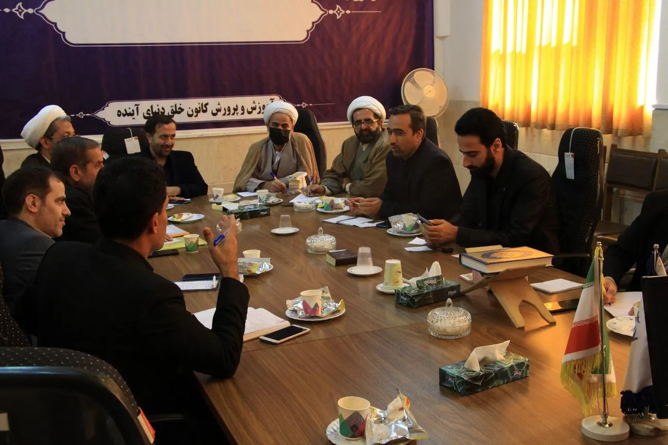 نشست هماهنگی پیش اجلاس دانش آموزی نماز قم برگزار شد