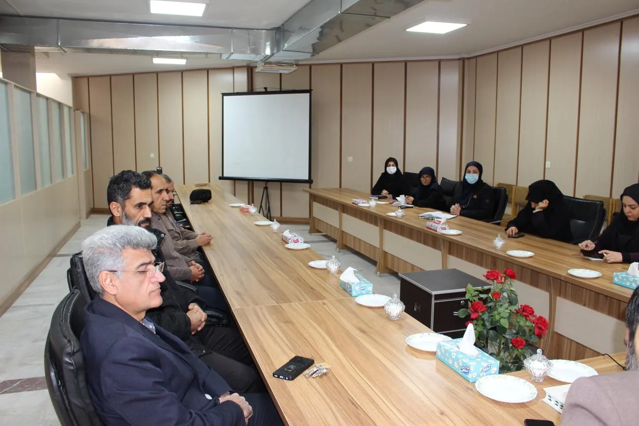جلسه مدیر ستاد اقامه نماز استان سمنان با مدیر کل ،معاونین و مدیران شهرستان های اداره کل ثبت احوال استان سمنان