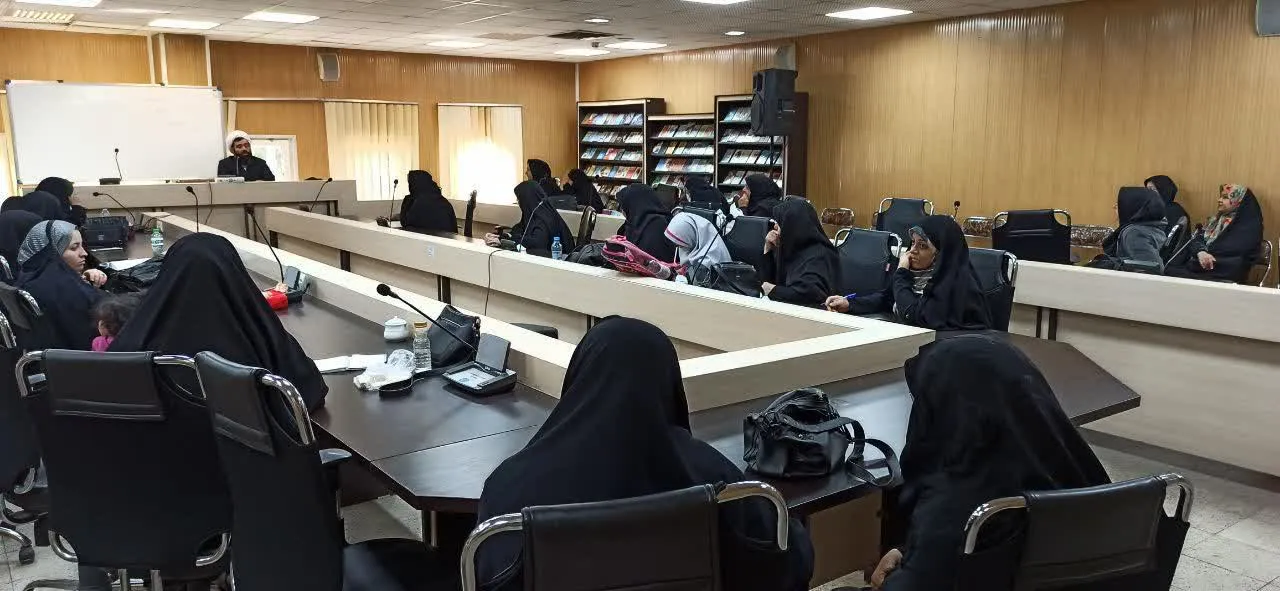 طرح آموزش نماز محلات در فرهنگسرای حجاب مشهد برگزار شد