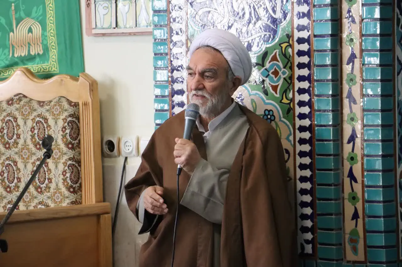 برنامه هفته یکروز در کنار کارگران با بازدید از کارخانه کاشی فیروزه برگزار شد