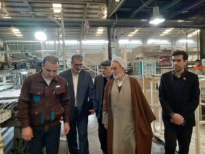 برنامه هفته یکروز در کنار کارگران با بازدید از کارخانه کاشی فیروزه برگزار شد