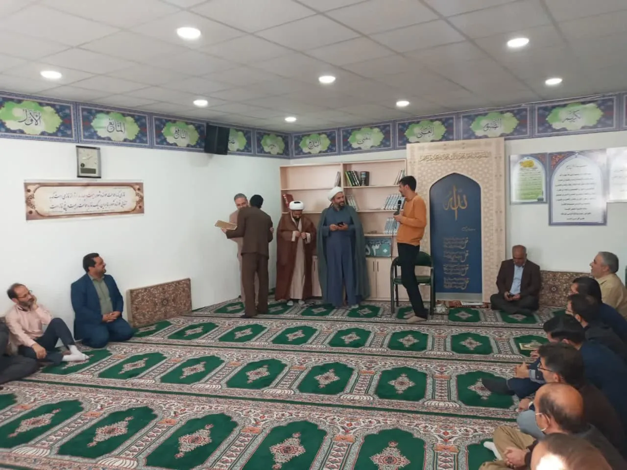 از فعالان امر اقامه نماز در اداره کل نوسازی خراسان جنوبی تقدیر به عمل آمد