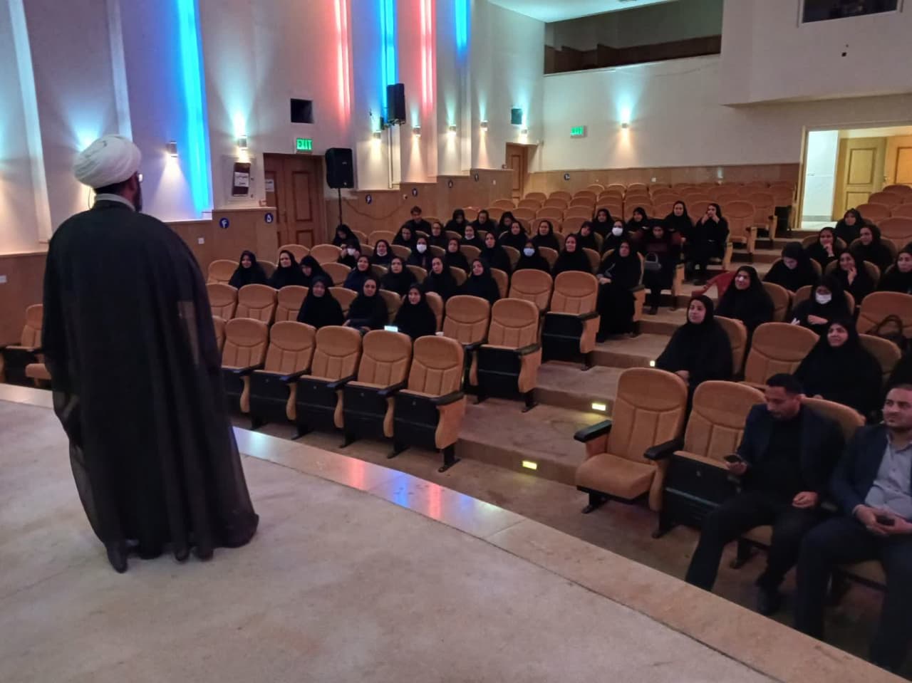 دوره آموزشی نماز با عنوان نیک شهرستان نطنز اصفهان