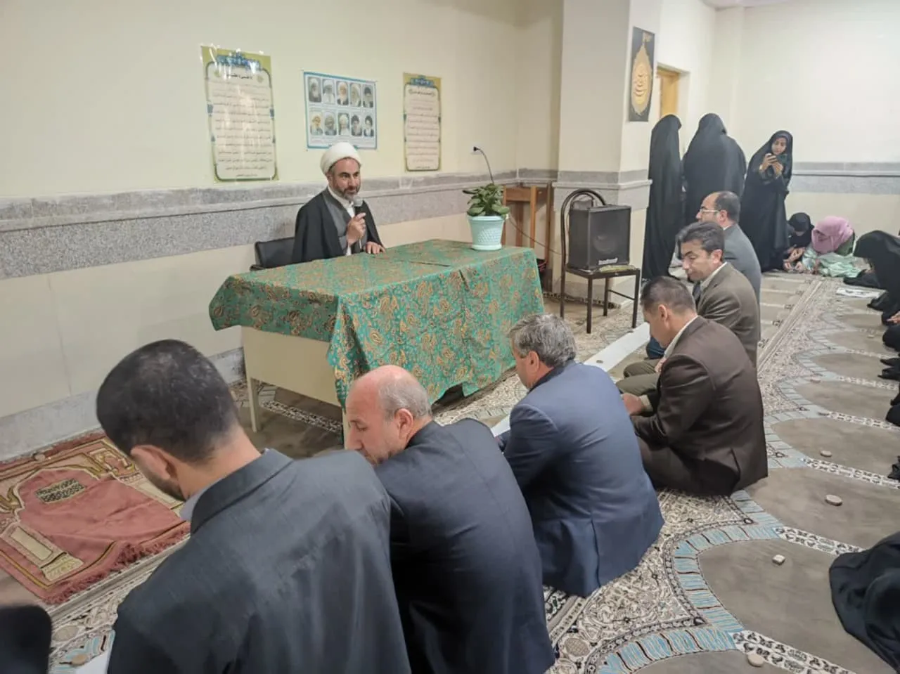 زنگ نماز در مدرسه شهید صابری شهر ایلام نواخته شد