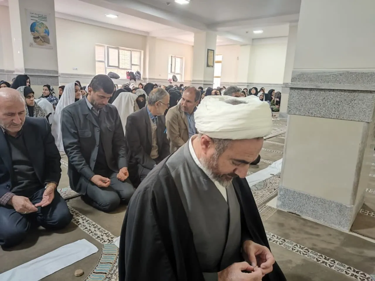 زنگ نماز در مدرسه شهید صابری شهر ایلام نواخته شد